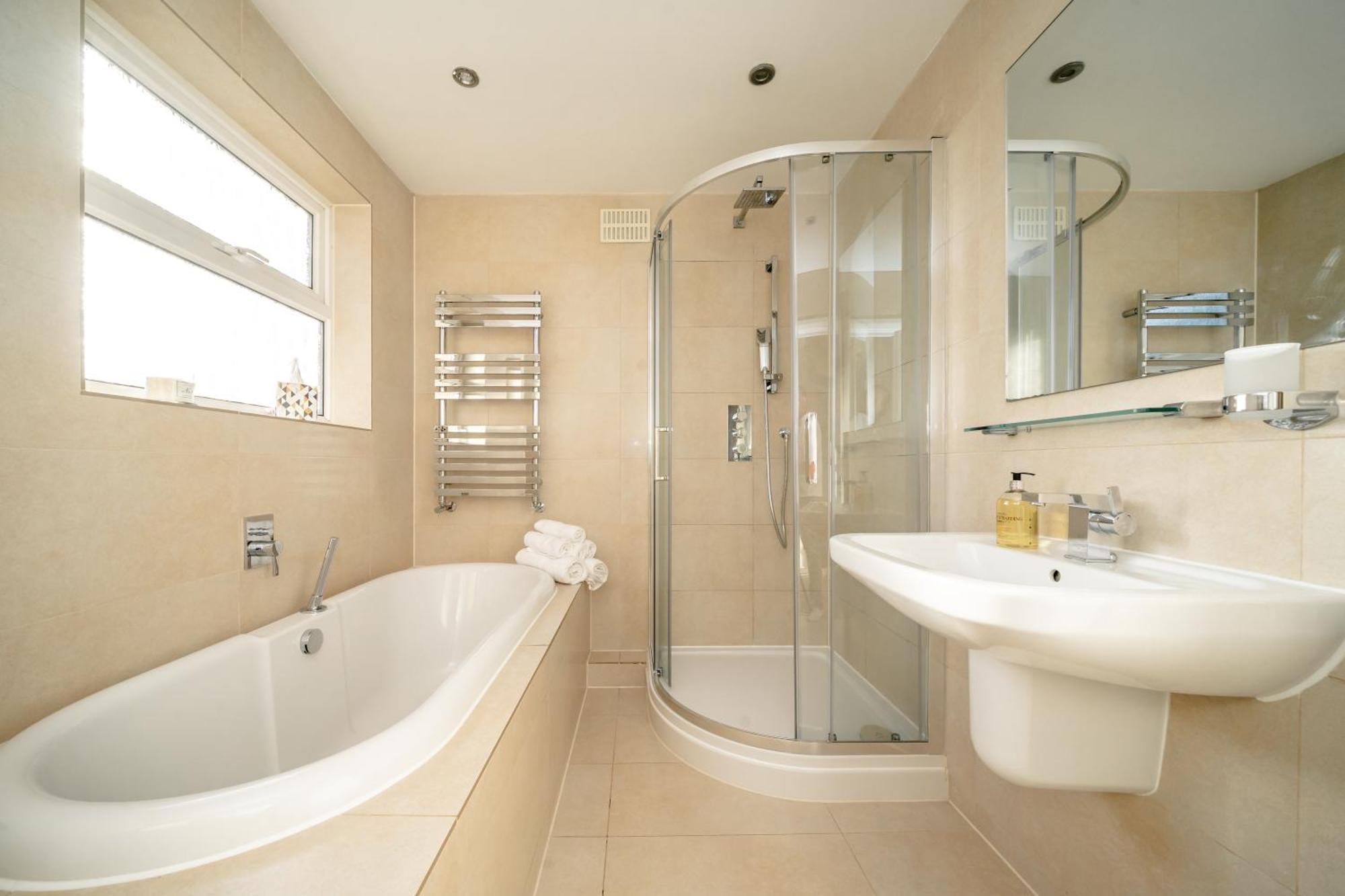 London & Forest Loughton  Extérieur photo